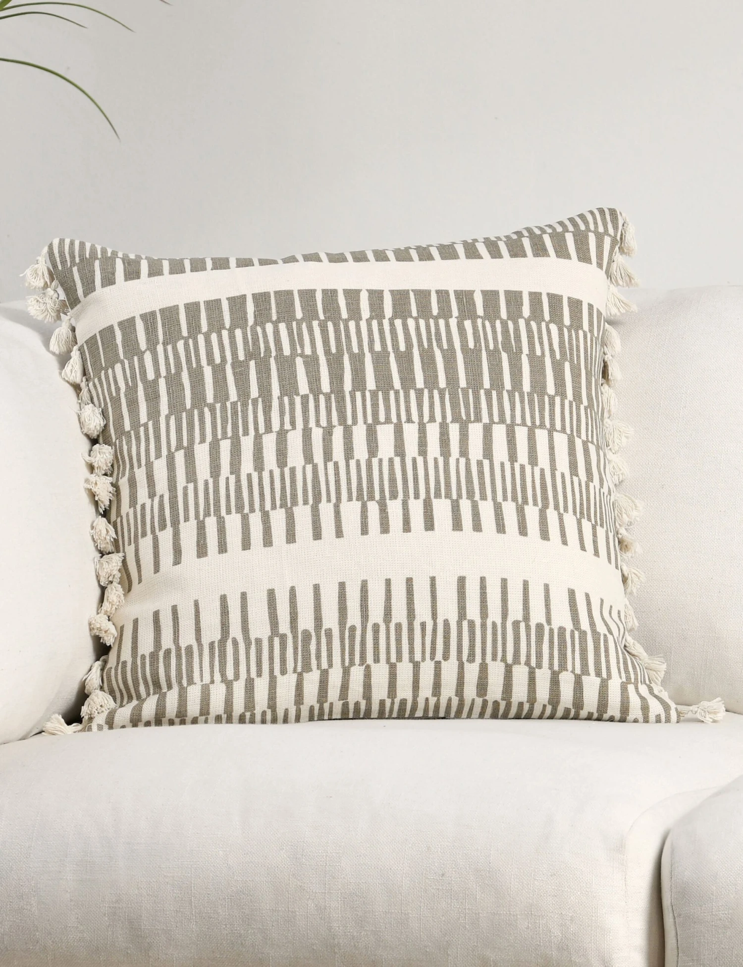 Morgana Linen Pillow - Image 16